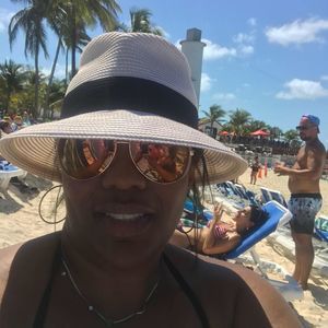 Meet your Posher, Dana